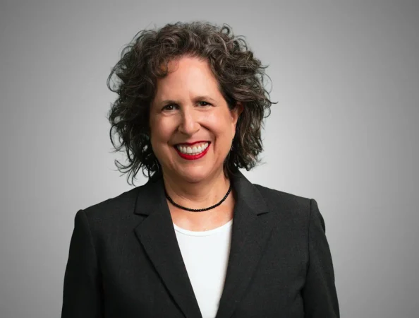 Terri Seligman Headshot