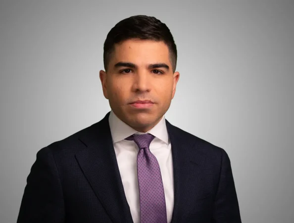 alejandro palma headshot